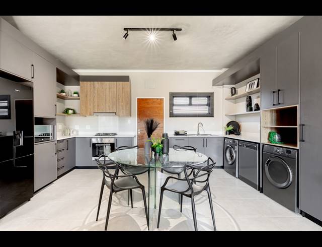 3 BEDROOM APARTMENT FOR SALE IN RIETVALLEIRAND